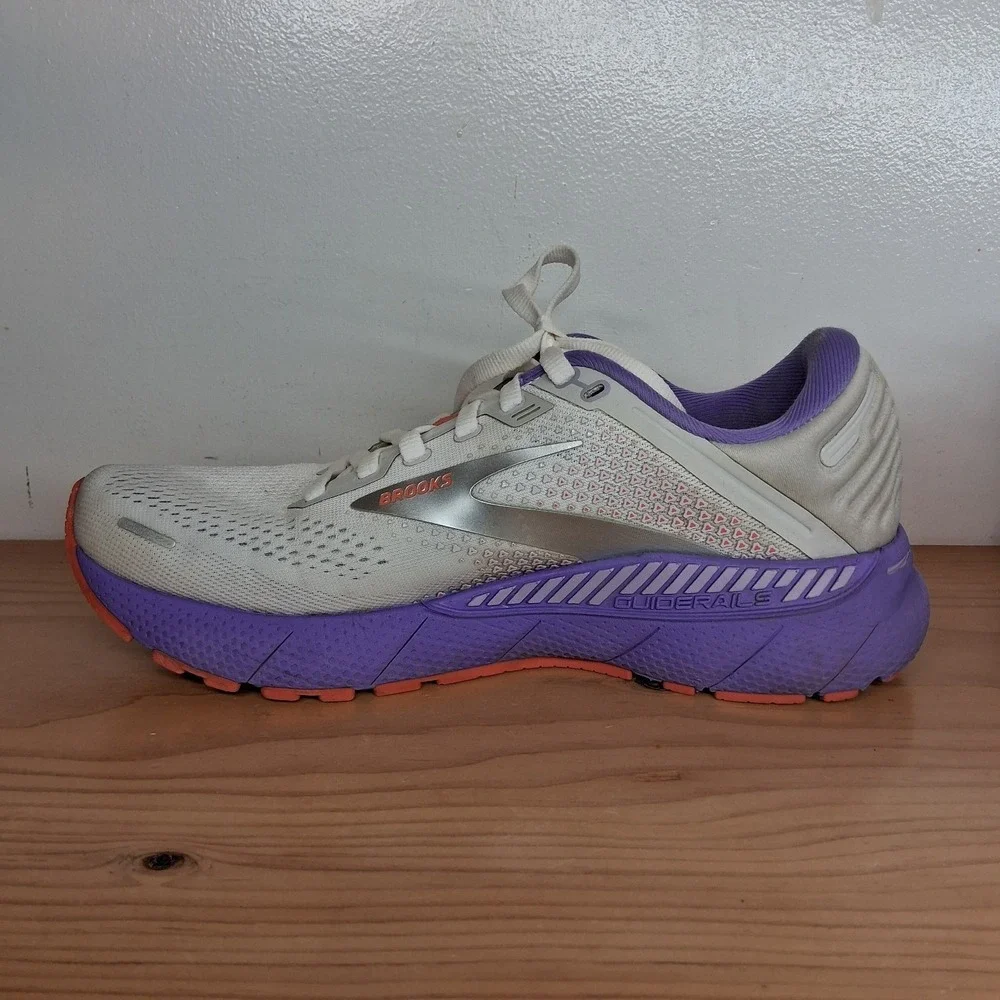 Brooks Adrenaline GTS 22 Running‎ Shoes Sneakers Women's Size 8 B
